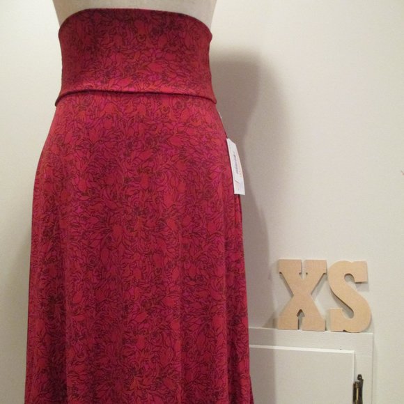 LuLaRoe Dresses & Skirts - NWT LuLaRoe Azure, XS, red floral